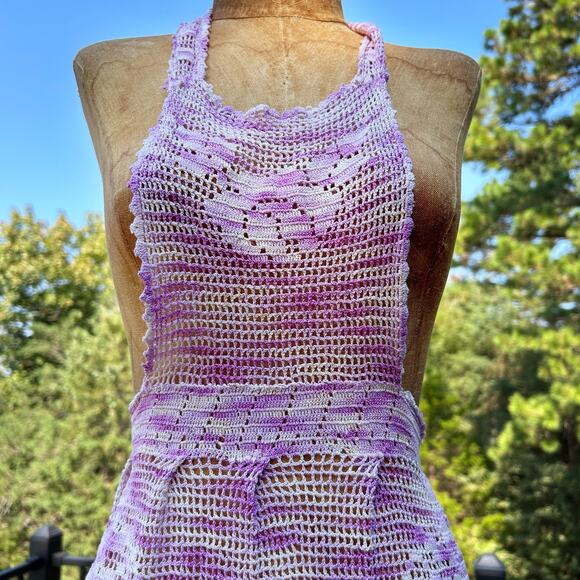 Vintage 30s Lilac Crochet Ruffled Hem Rose Pattern Bib Apron Cottage Kitchen - Picture 2 of 5
